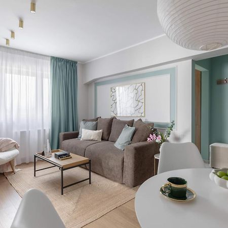 Holt - Sublime Minty Green 1Br On The Park Bucarest Extérieur photo