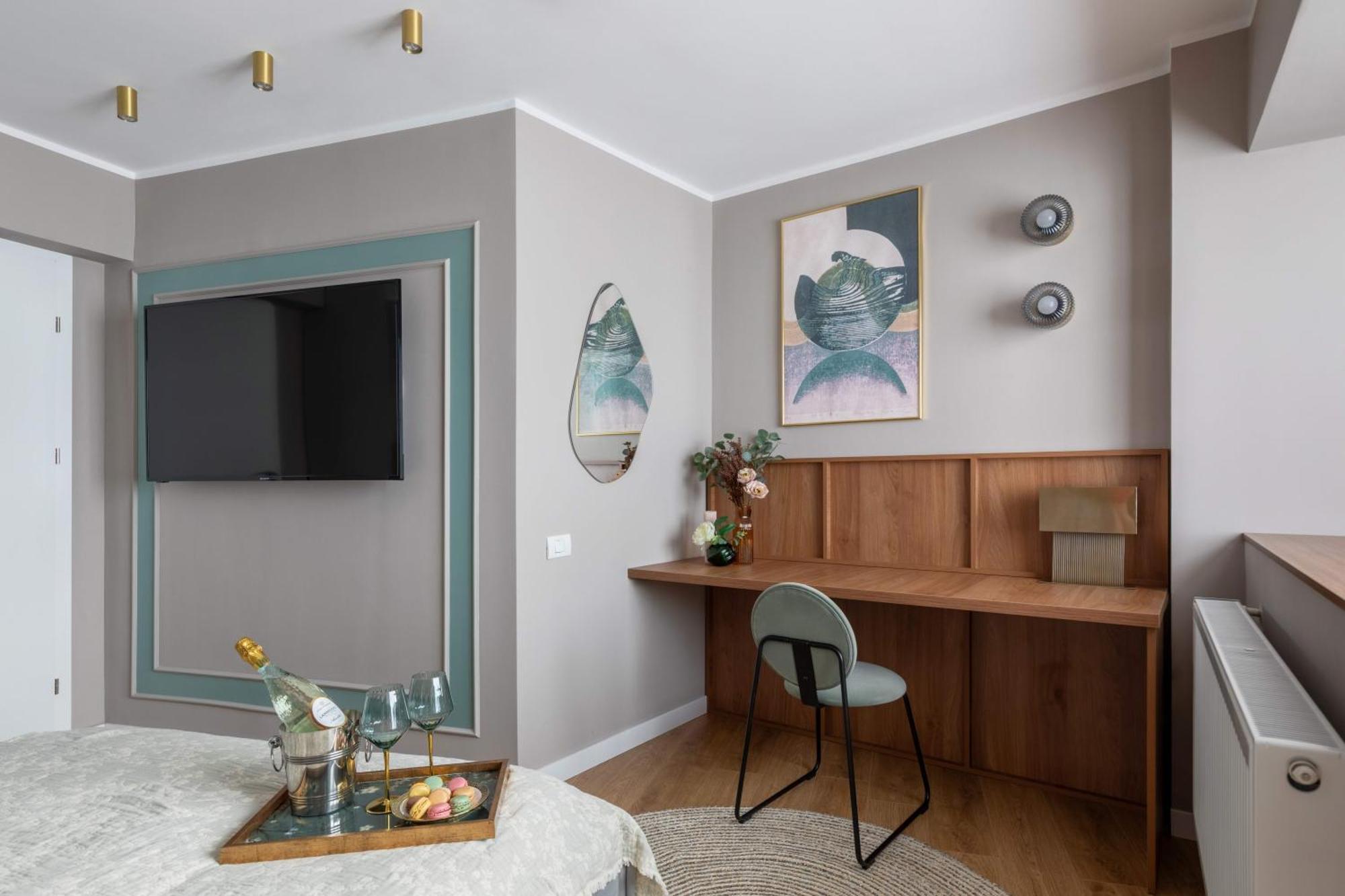 Holt - Sublime Minty Green 1Br On The Park Bucarest Extérieur photo